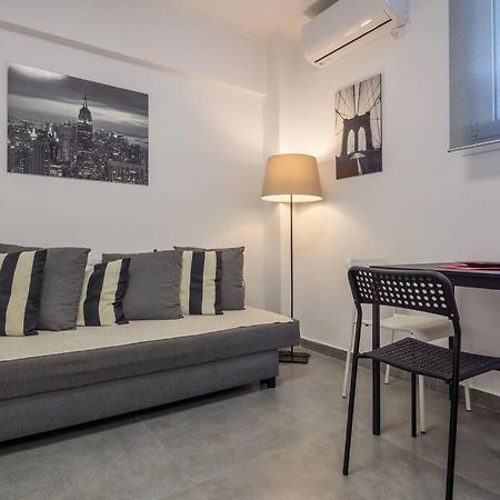 Hilton Area Brand New Comfortable Apartment เอเธนส์ ภายนอก รูปภาพ