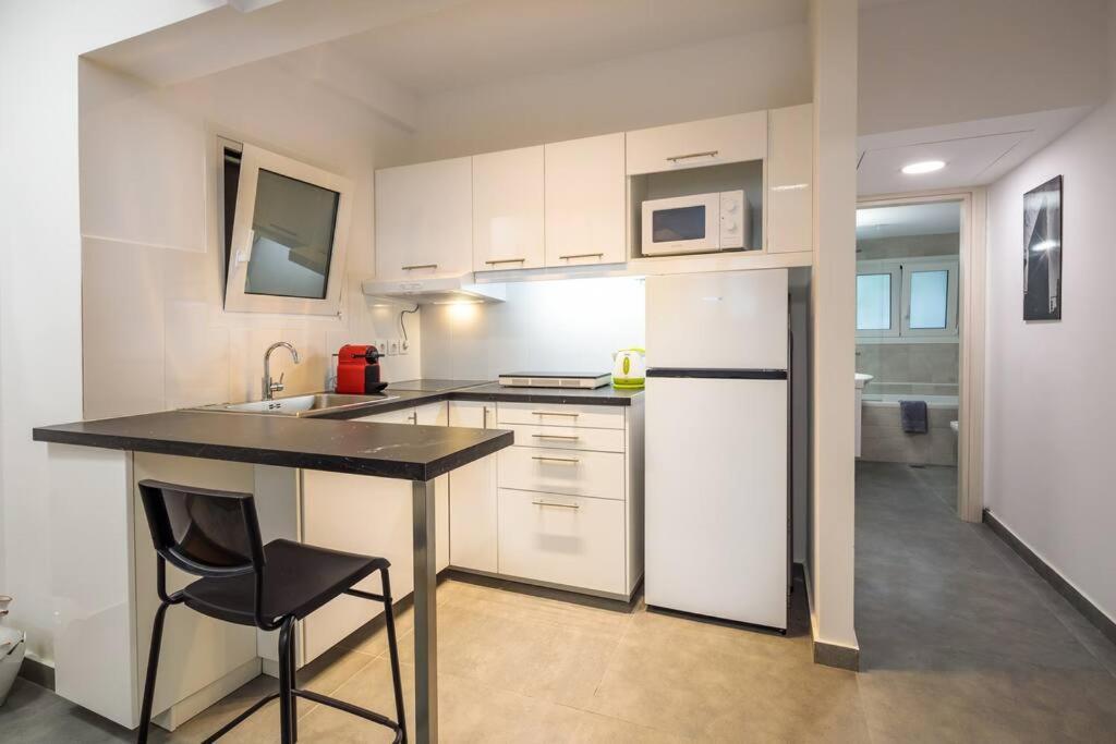 Hilton Area Brand New Comfortable Apartment เอเธนส์ ภายนอก รูปภาพ